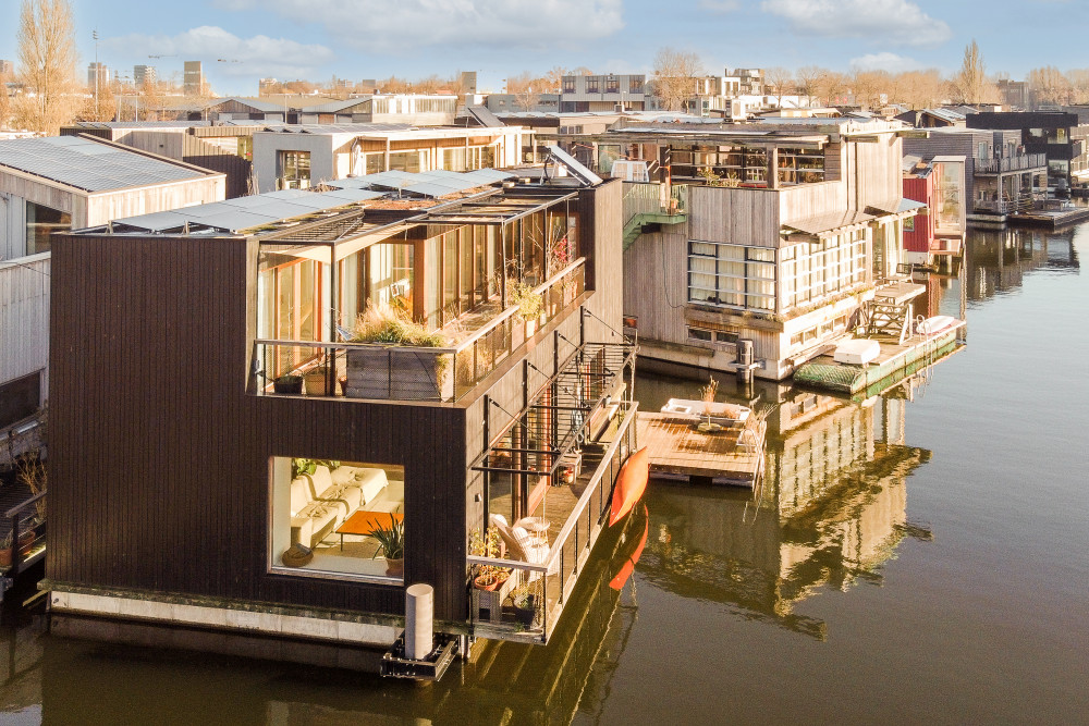 Les maisons flottantes : une alternative innovante et écologique pour le logement