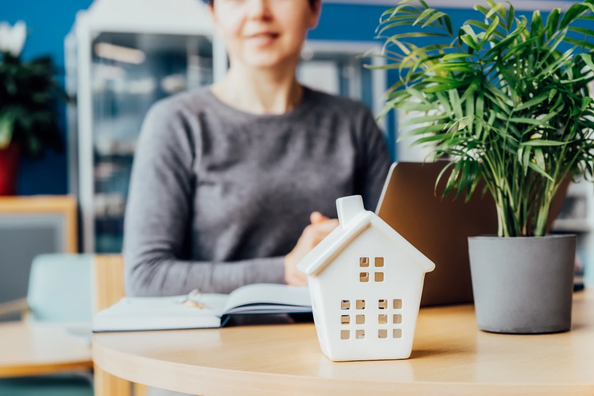Bail précaire et bail dérogatoire : comprendre les différences et enjeux pour une meilleure gestion immobilière